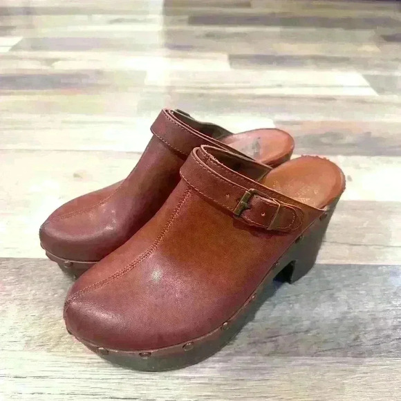 True Craft Shoes - TRUE CRAFT Blair Heeled Clog Size 6 1/2 Brown Accent Buckle Strap Brass Studs